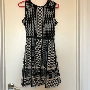 Very Cute Black/White dress